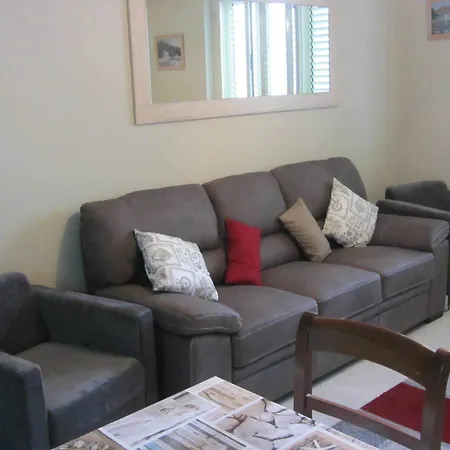 Pearl By The Sea Apartment *